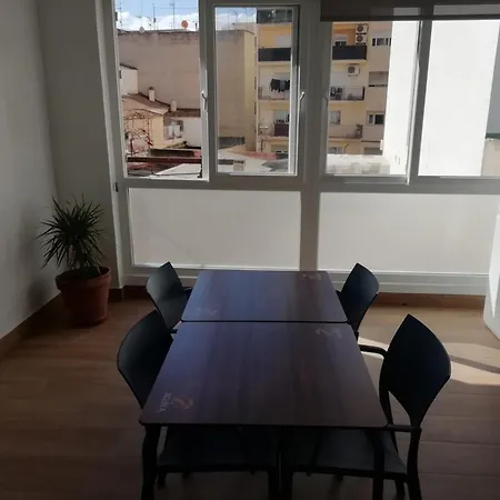 Casa De Tres Con Parking Bajo La Casa *