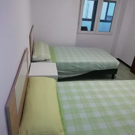 Casa De Tres Con Parking Bajo La Casa * Villajoyosa
