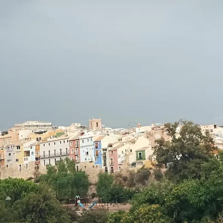 Casa De Tres Con Parking Bajo La Casa * Villajoyosa